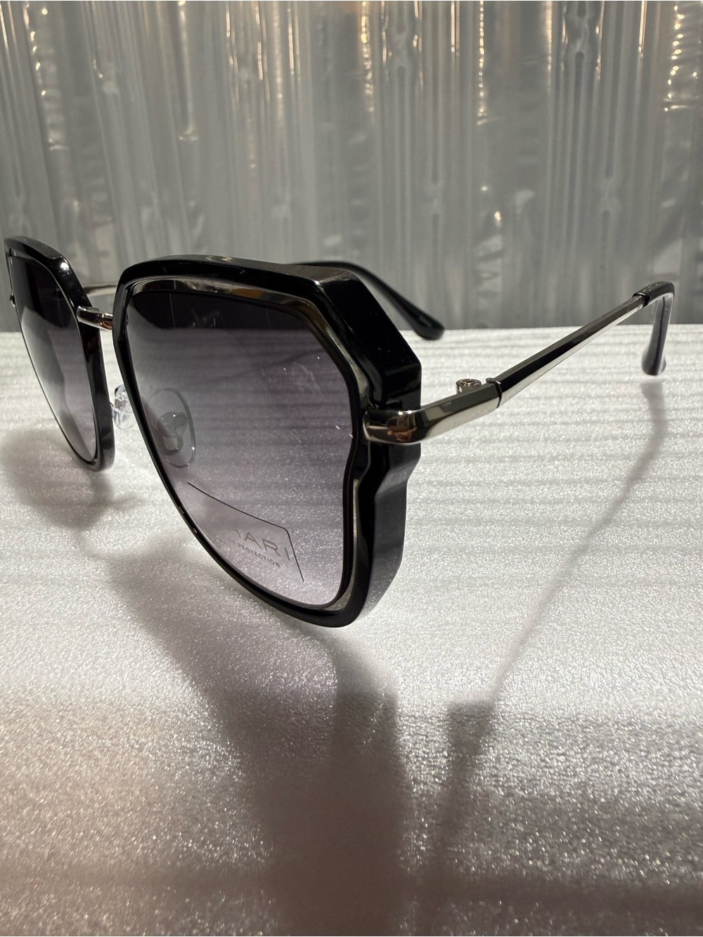 TAHARI Women’s TH782 OXSLV Geometric Sunglasses-New